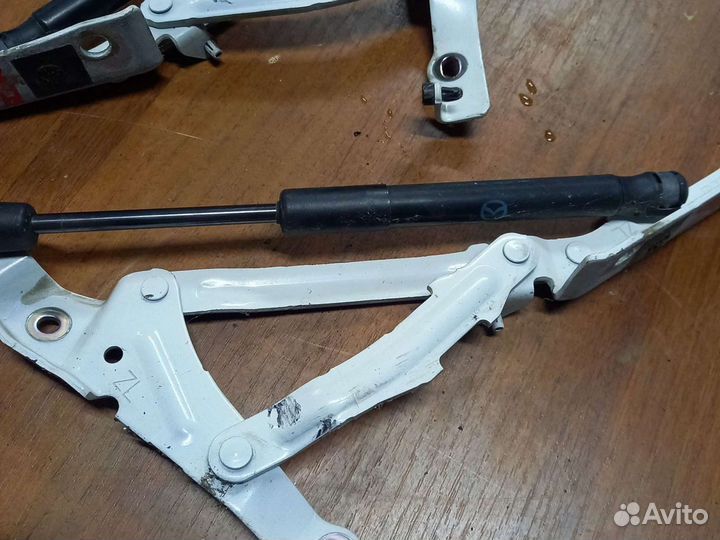 Навесы крышки багажника Mazda 3 BL