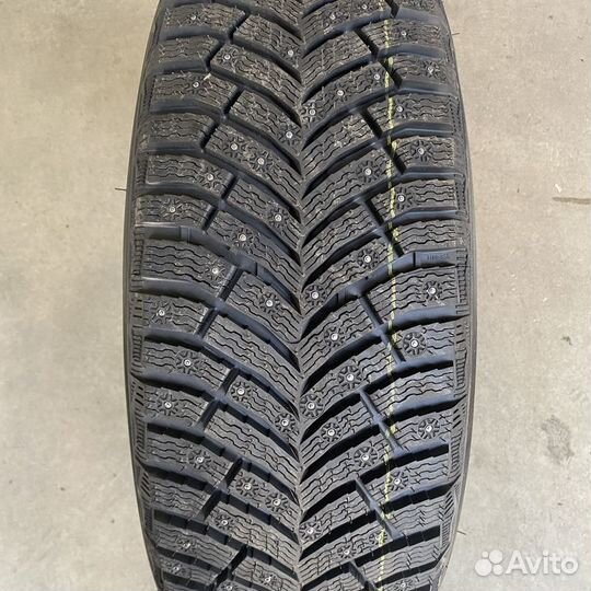 Michelin X-Ice North 4 SUV 265/45 R21 108T