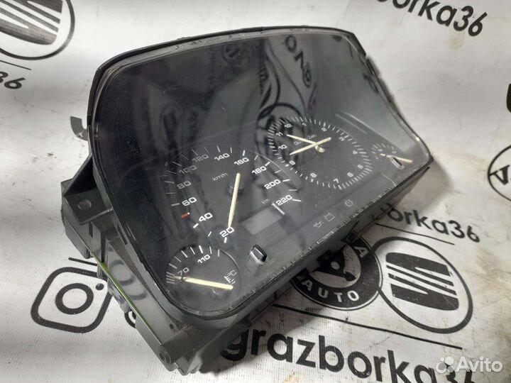 Панель приборов 1.8 AAM VW Golf 3/Vento