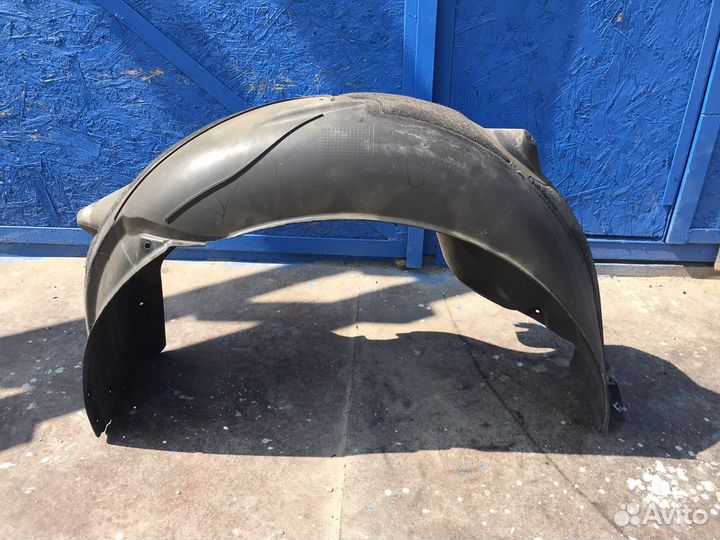 Подкрылок задний правый Bmw E60