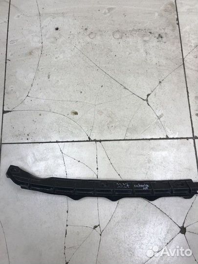 Направляющая заднего бампера правая Skoda Octavia