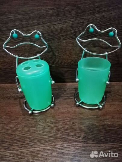 Подставки для зубных щеток