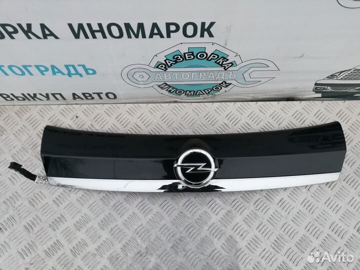 Накладка двери багажника Opel Mokka 2014г