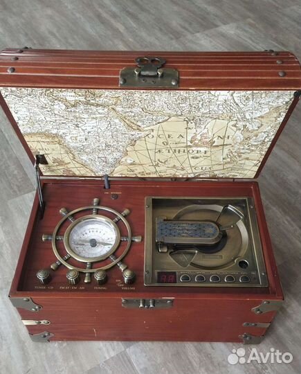 Музыкальный центр в ретро стиле