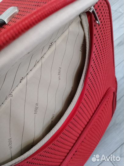 Чемодан на колесах большой