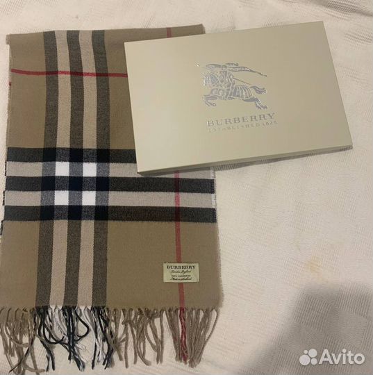 Продается шарф Burberry
