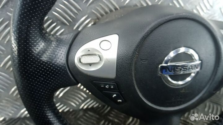 Рулевое колесо Nissan Juke