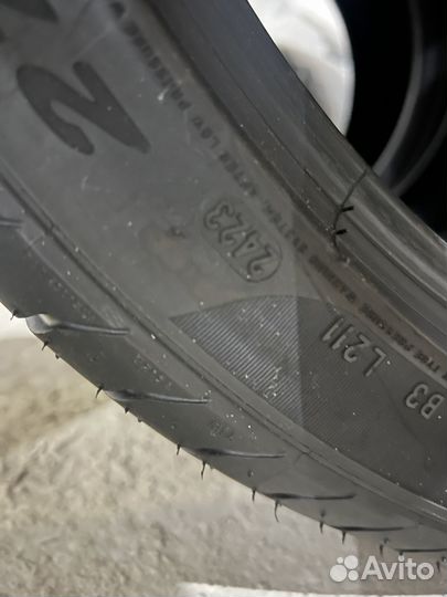 Pirelli P Zero 245/40 R19 и 275/35 R19 94Y