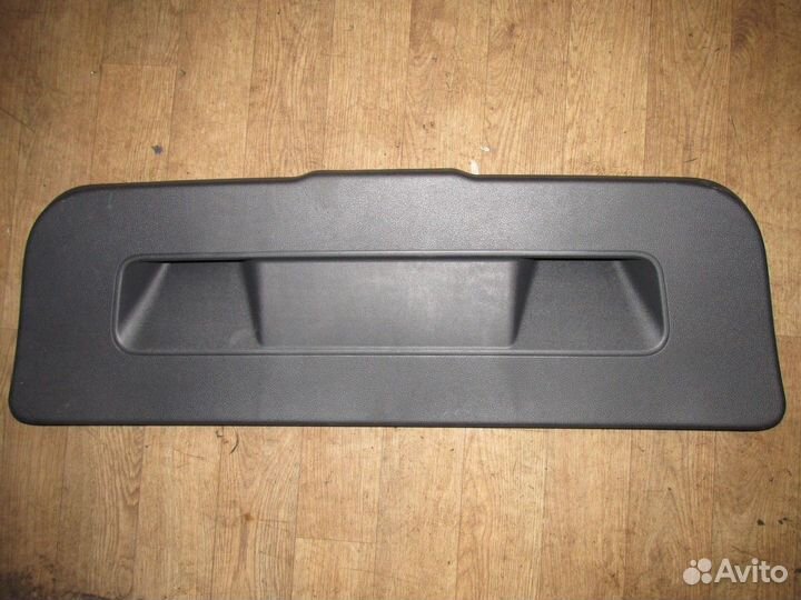 Обшивка крышки багажника (Volkswagen Polo)