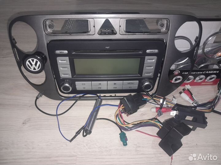 Магнитола штатная VW tiguan 2008г