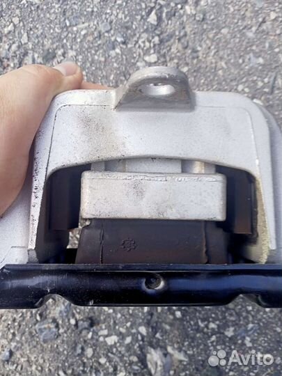 Подушки двигателя правая Volkswagen bora/golf 4