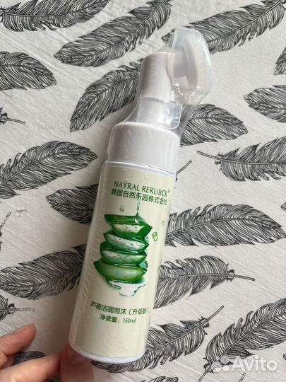 Пенка для умывания с щеткой