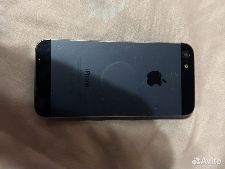 Телефон iPhone 5