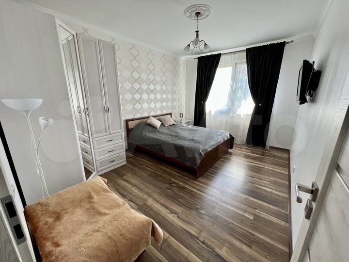 2-к. квартира, 61 м², 1/4 эт.