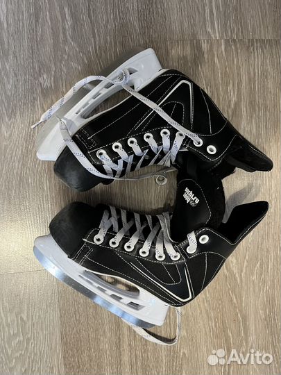 Коньки хоккейные детские 34, 35