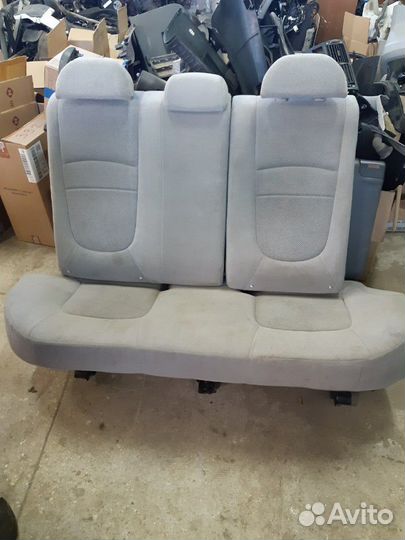 Сиденье заднее Kia cerato 2006