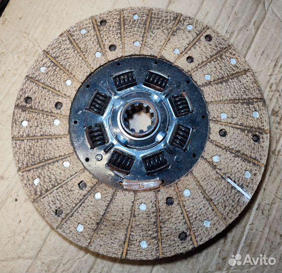 Диск сцепления грузового автомобиля