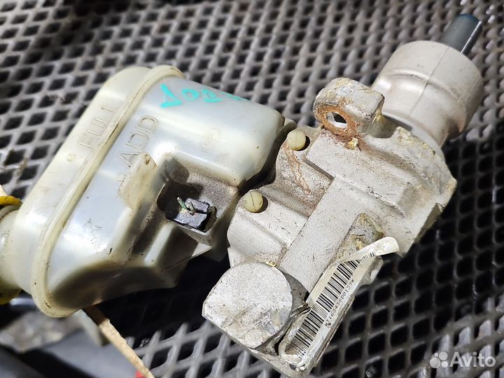 Главный тормозной цилиндр Dodge Neon 2