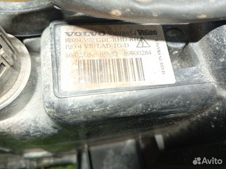 Фара правая 30655904 Volvo XC70 V70 P2 SZ59 SW деф