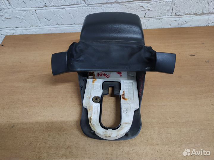 Кожух рулевой колонки Toyota Avensis II 2003-2008