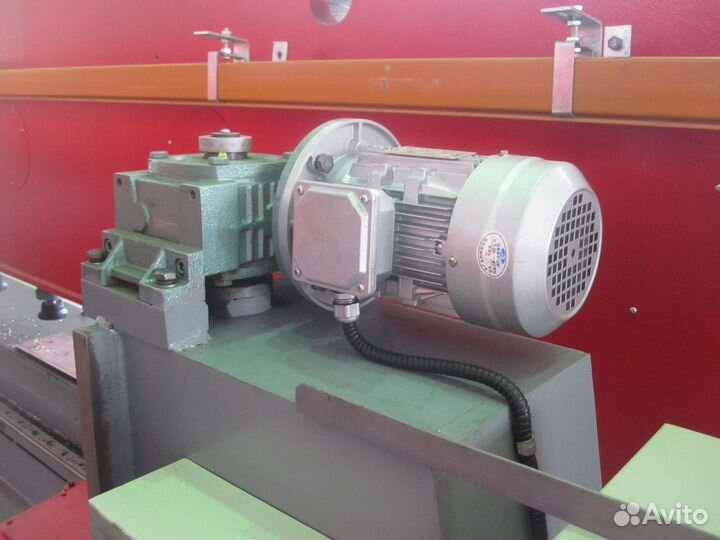 Кромкофрезерный станок 32XBJ