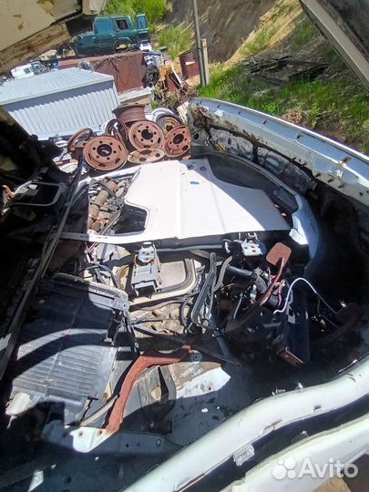 Mazda titan дверь