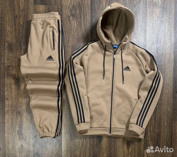 Спортивный костюм adidas на флисе