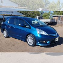 Honda Fit Shuttle 1.3 CVT, 2012, 240 000 км, с пробегом, цена 909 000 руб.