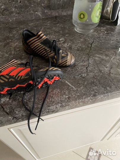 Футбольные бутсы adidas