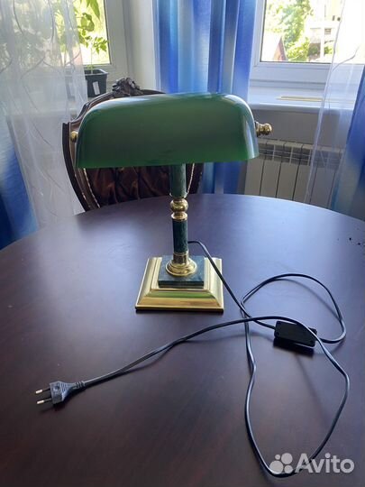 Лампа настольная