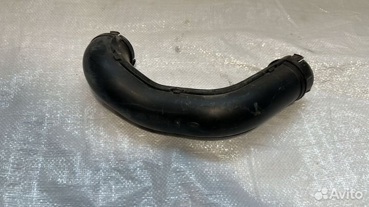 Патрубок воздушного фильтра LADA Веста