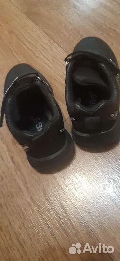 Кроссовки детские