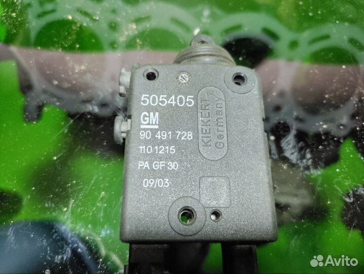 Активатор замка багажника Opel Astra