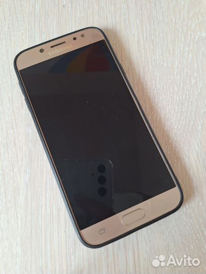 Телефон Samsung Galaxy j7