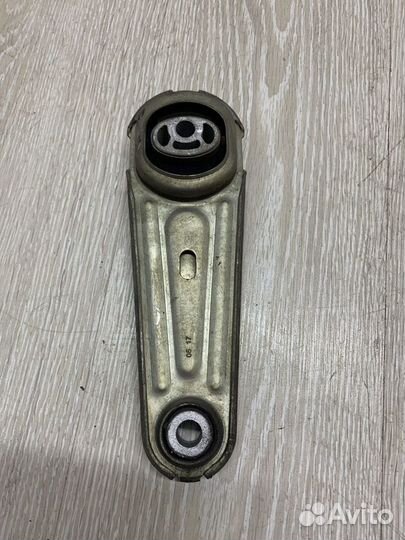 Опора двигателя двс Кронштейн Nissan almera G15