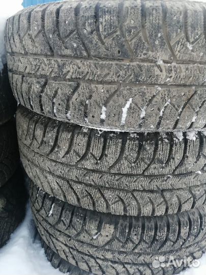 Bridgestone Ice Cruiser 7000S 235/65 R17 108T