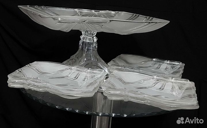 Тортовница на ножке+ тарелки фирма 