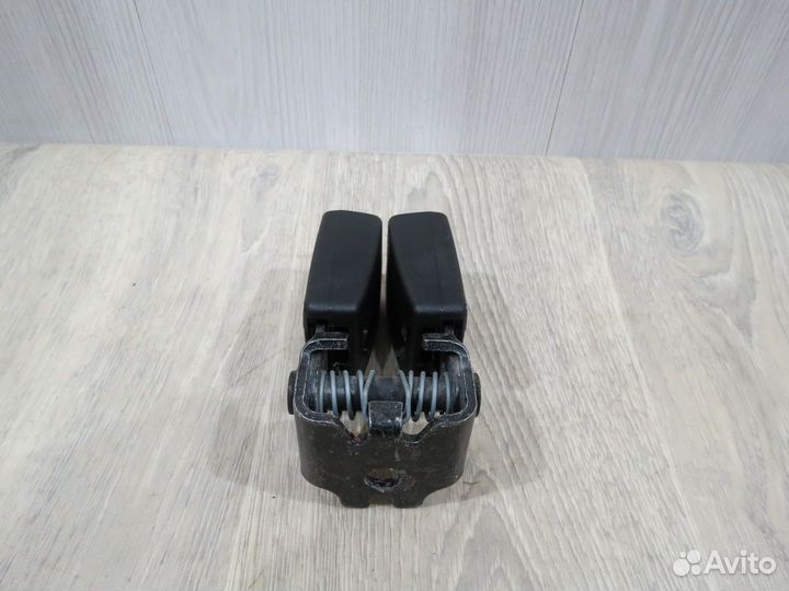 Ответная часть ремня безопасности Ford Focus 3