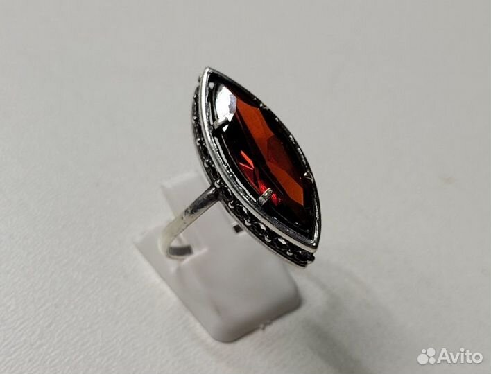 Кольцо зернь скань Красный гранатовый камень