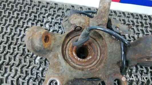 Ступица передняя левая nissan almera N16 (SML20K90