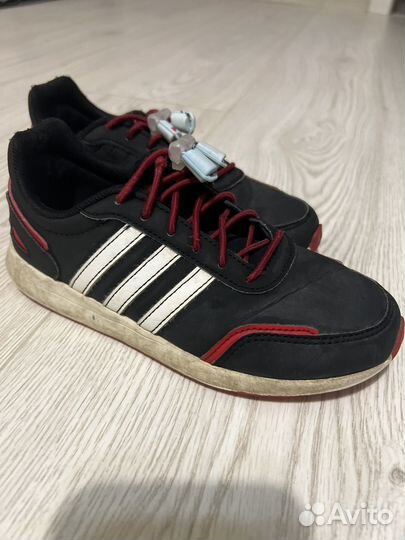 Кроссовки adidas