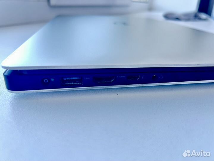 Ноутбук dell 9570