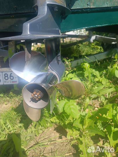 Лодка с мотором