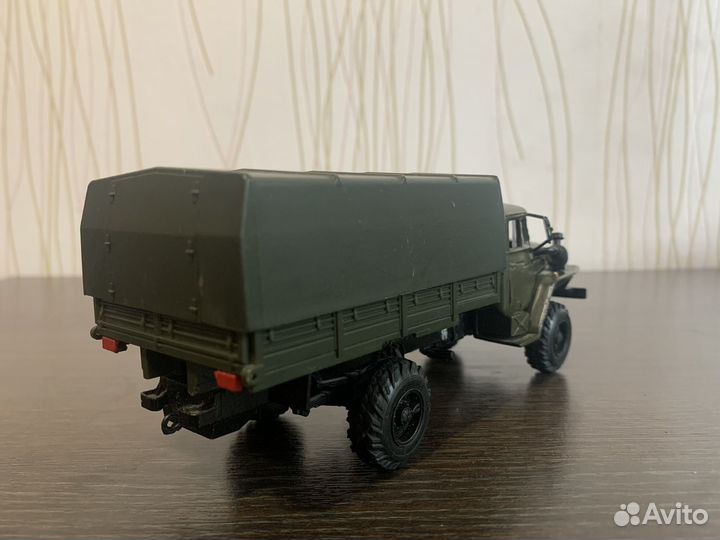 Модель 1/43 Урал-4320