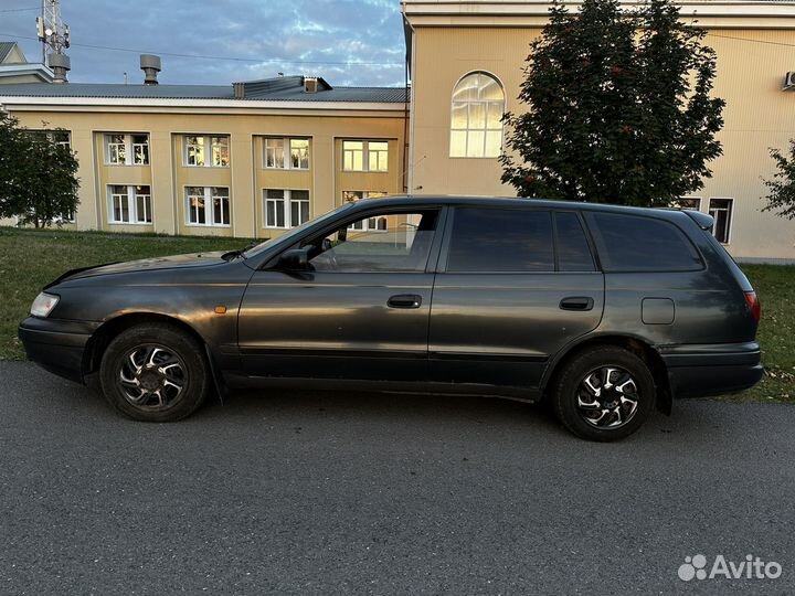 Toyota Caldina 2.0 AT, 1992, 335 000 км