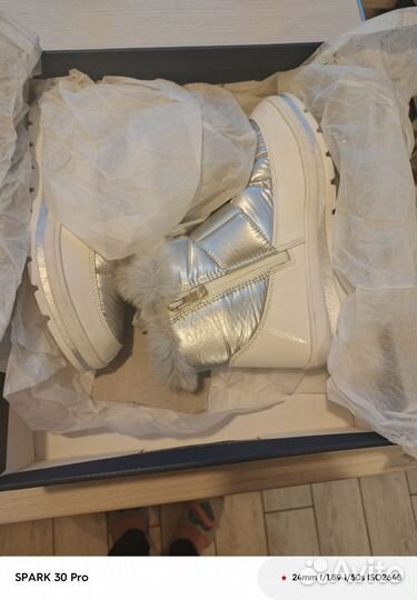 Дутики женские зимние