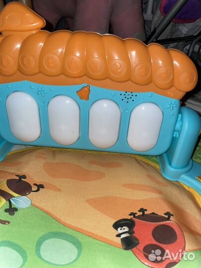 Развивающий коврик с пианино