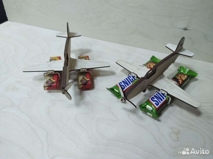 Подарок на 23 февраля самолетик