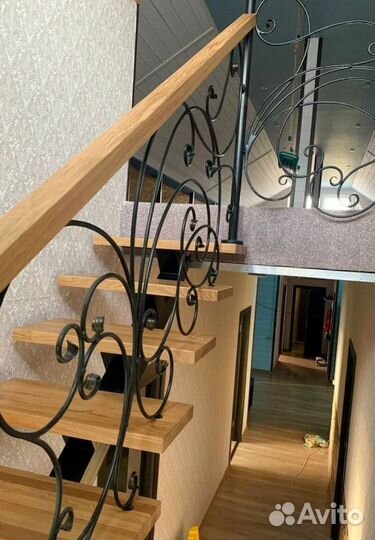 Лестница Г-образная с поворотными ступенями
