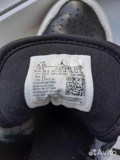 Кроссовки nike,натуральная кожа,отличные